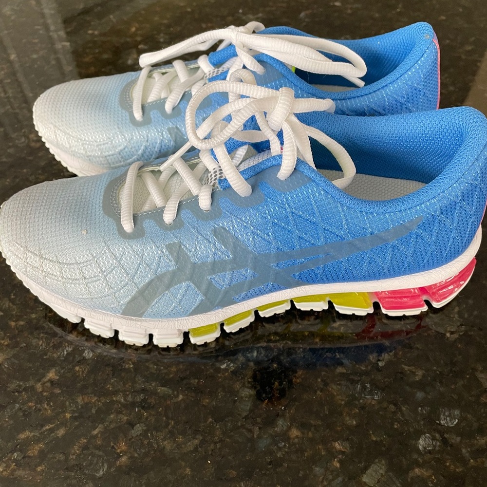 ASIC women’s running shoes